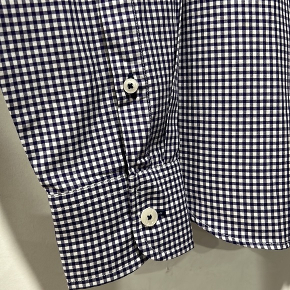 Untuckit boys button down casual shirt size 12. 100% Cotton. Excellent condition - Picture 5 of 8